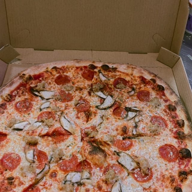 18 Inch large New York Pizza  (5-6 People)).