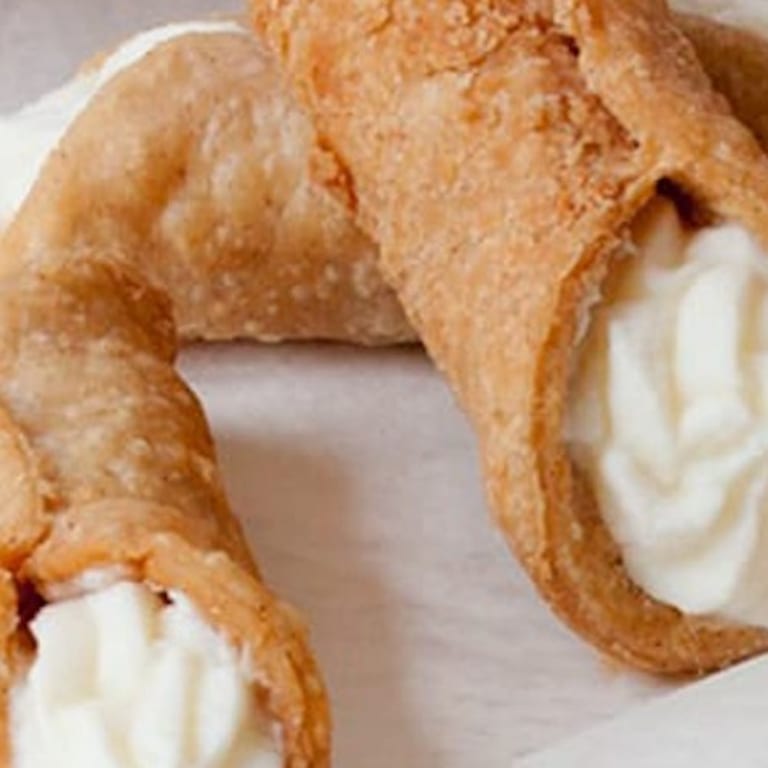 Delicious Cannoli: A Sweet Italian Treat