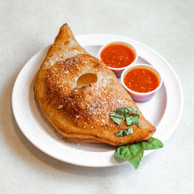 Supreme Calzone (Calzone).